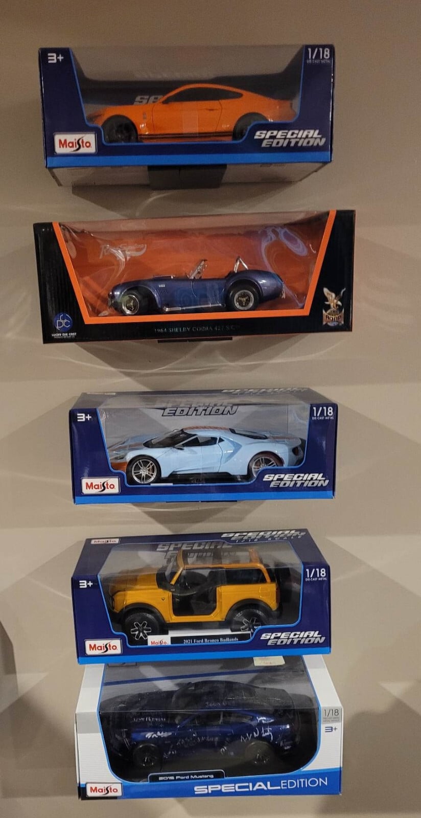 Wall Mount for Maisto Special Edition Ferrari 458 Speciale Red 1/18  [In Stock]