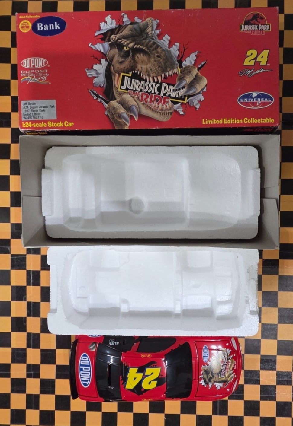 NASCAR ACTION Jeff Gordon #24 Jurassic Park 1:24 Diecast Stock Car BANK 1997 VTG
