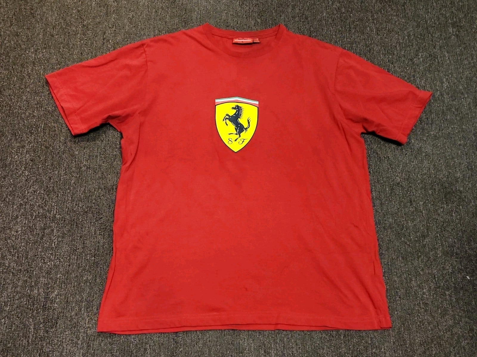 Ferrari Scuderia F1 T-Shirt Mens XL Red Shield Logo Official Licensed Product 