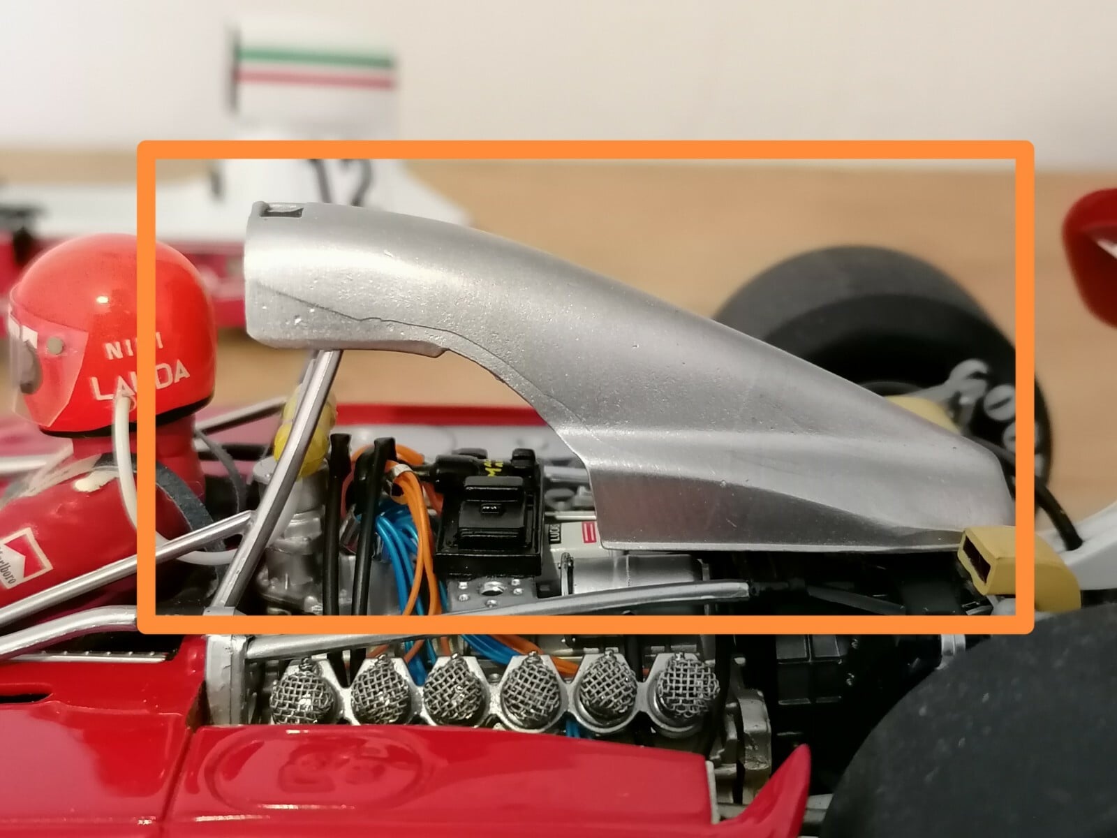 Ferrari 1:18 scale engine cover, model part or diorama Exoto minichamps F1 cars